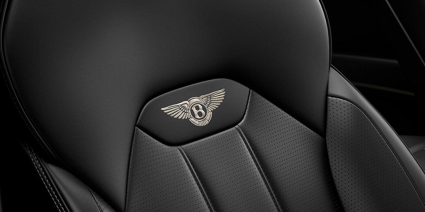 Bentley Knokke Bentley Bentayga seat with detailed Linen coloured contrast stitching on Beluga black coloured hide.