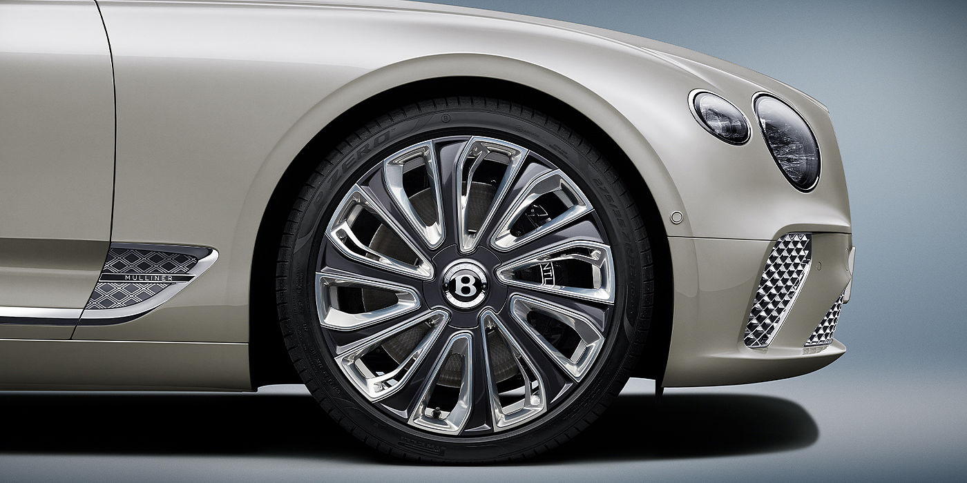 Bentley Knokke Bentley Continental GT Mulliner coupe in White Sand paint side close up